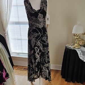 Chic Black and White Floral Maxi Dress